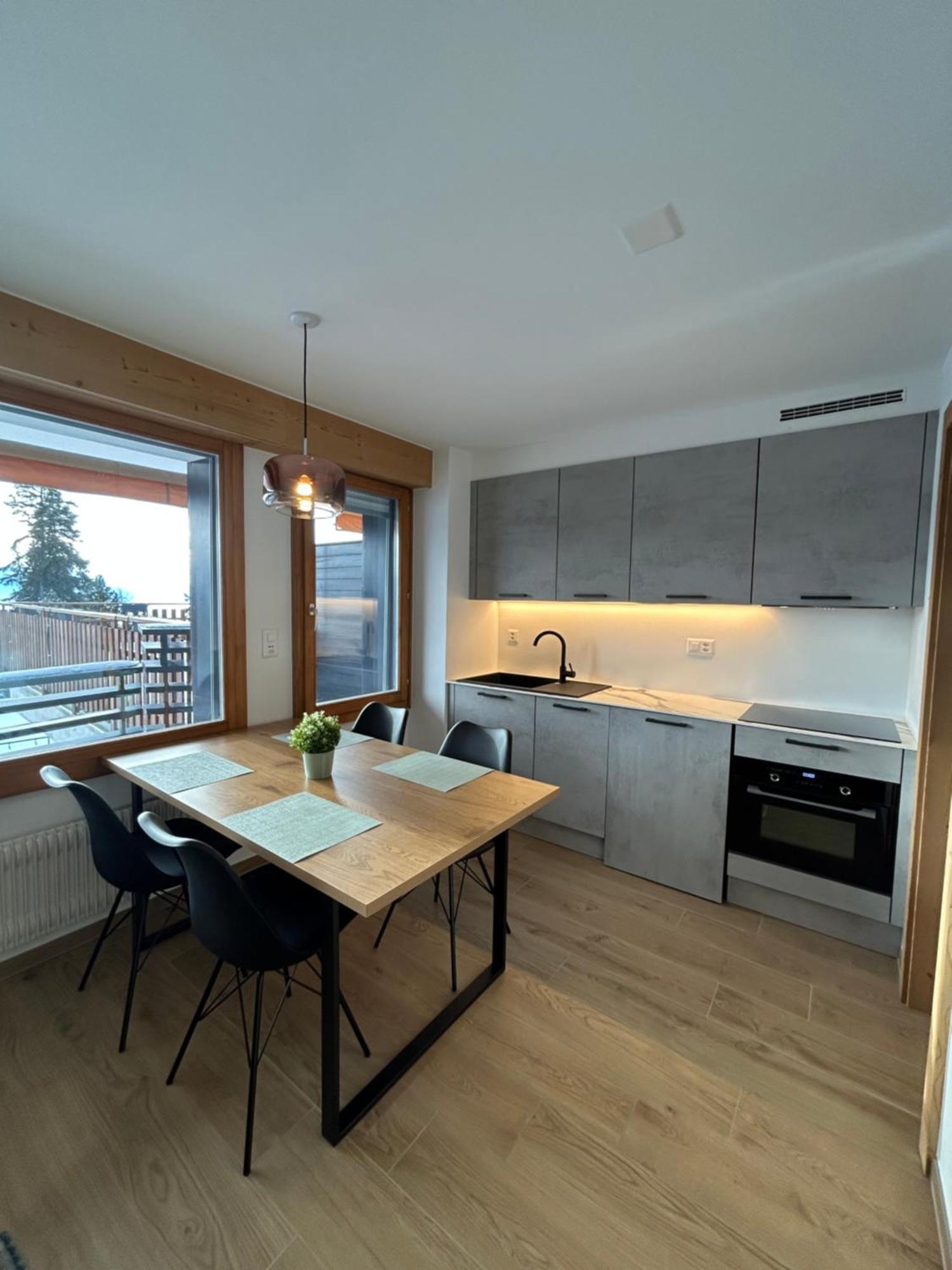 Apartment Moderne Et Cosy Avec Piscine Et Sauna Crans-Montana